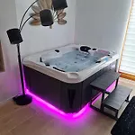 Διαμέρισμα Jacuzzi. *